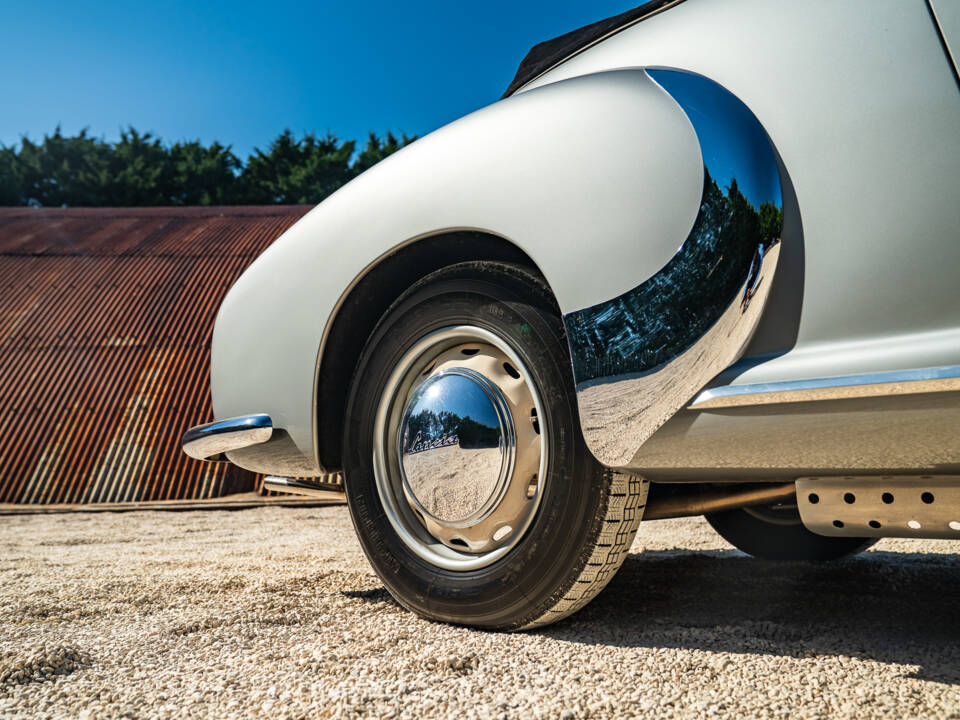 Image 21/37 of Lancia Aurelia B50 (1951)