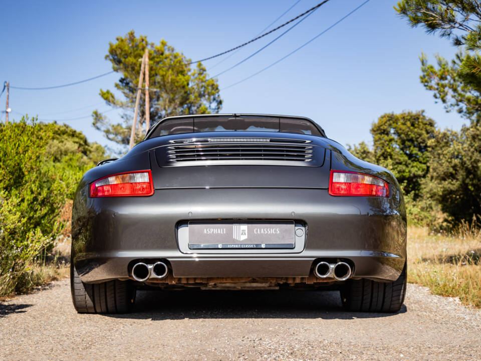 Immagine 40/50 di Porsche 911 Carrera 4S (2006)