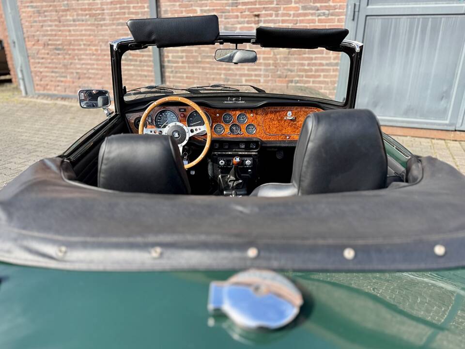 Image 17/24 de Triumph TR 6 (1973)