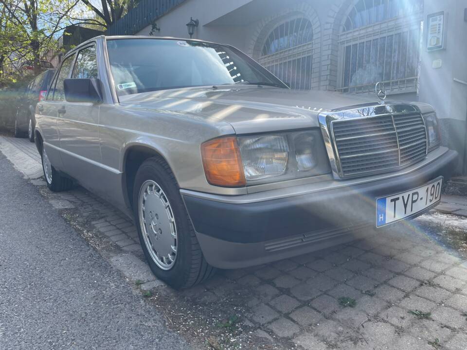 Bild 3/15 von Mercedes-Benz 190 E 2.3 (1990)