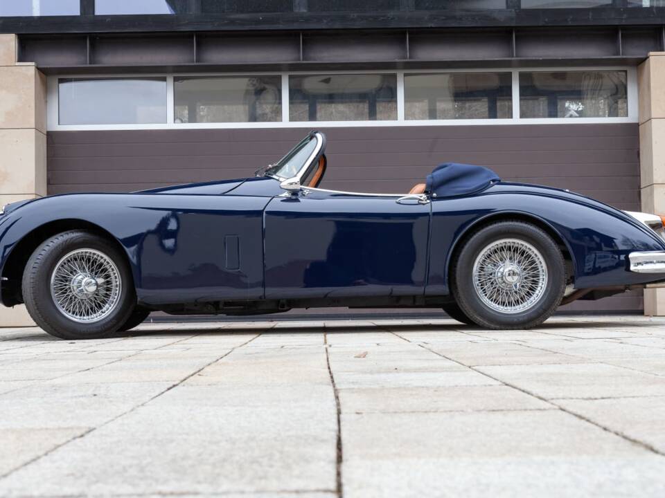 Imagen 2/5 de Jaguar XK 150 SE DHC (1957)