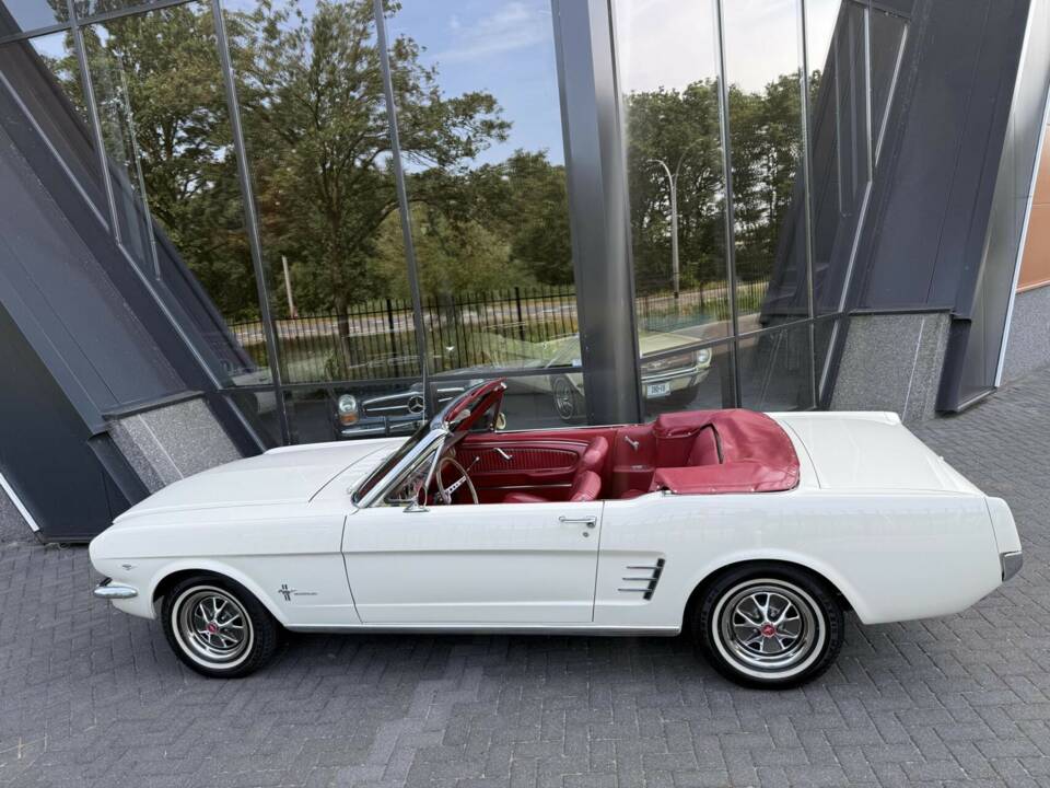 Image 19/50 de Ford Mustang 390 GTA (1966)