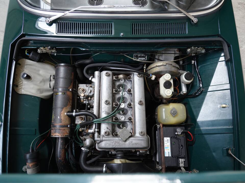 Image 81/83 of Alfa Romeo 1750 Berlina (1970)
