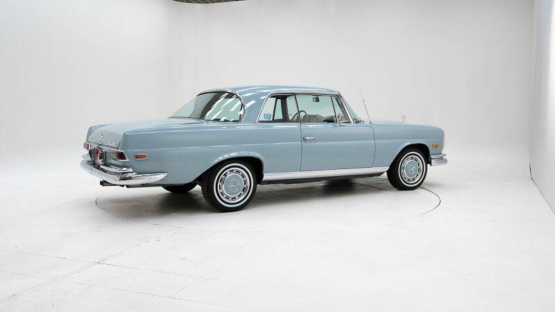 Immagine 2/15 di Mercedes-Benz 280 SE (1968)