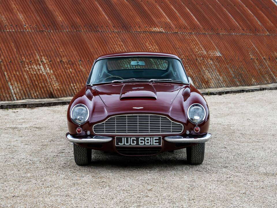 Bild 4/39 von Aston Martin DB 6 (1967)