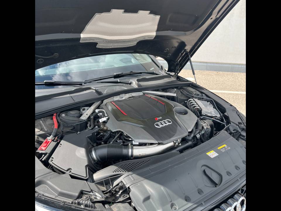 Image 22/25 of Audi RS4 Avant (2019)