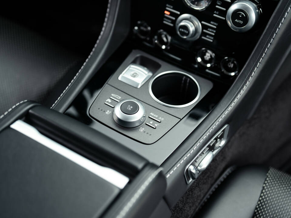 Image 14/35 of Aston Martin Rapide S (2014)