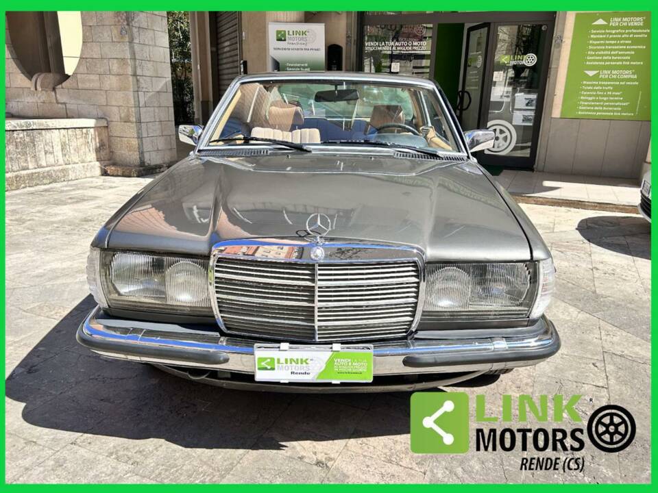 Image 10/10 of Mercedes-Benz 230 CE (1984)
