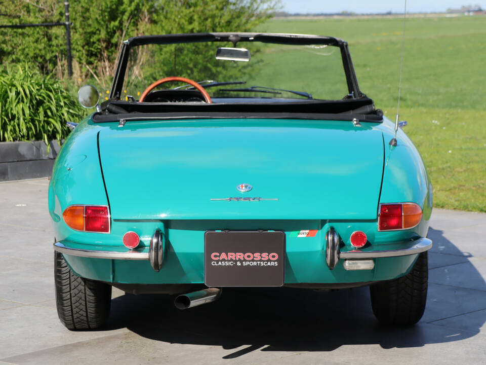 Image 13/50 of Alfa Romeo 1750 Spider Veloce (1969)