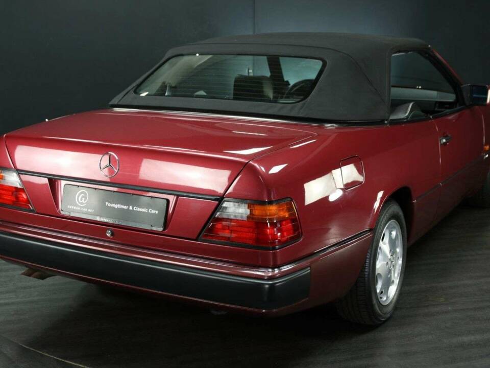 Bild 47/50 von Mercedes-Benz 300 CE-24 (1992)