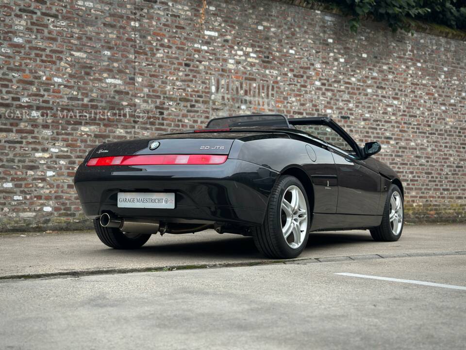 Image 12/59 of Alfa Romeo Spider 2.0 JTS (2003)
