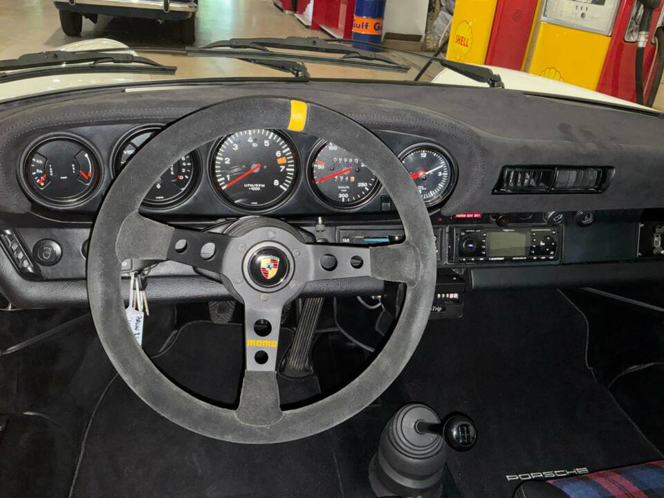 Bild 10/17 von Porsche 911 Carrera 2.7 (US) (1975)