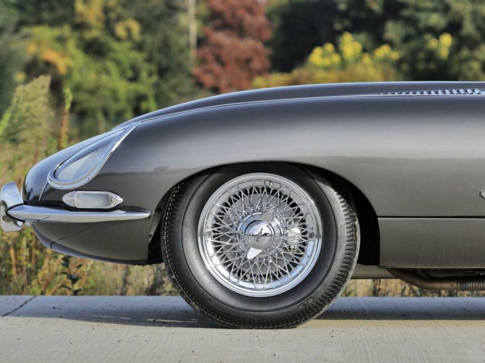 Image 35/50 de Jaguar E-Type 3.8 Flat Floor (1961)