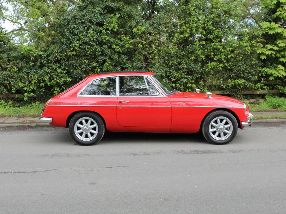 Image 7/16 de MG MGC GT (1968)