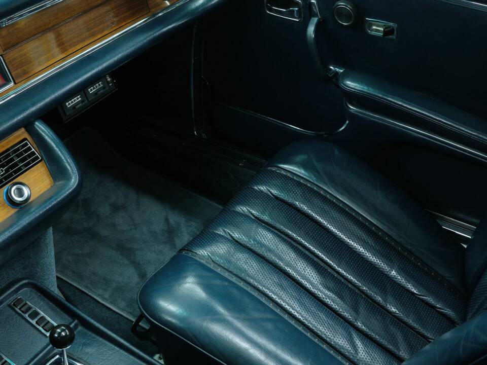 Image 43/50 of Mercedes-Benz 280 SE 3,5 (1970)