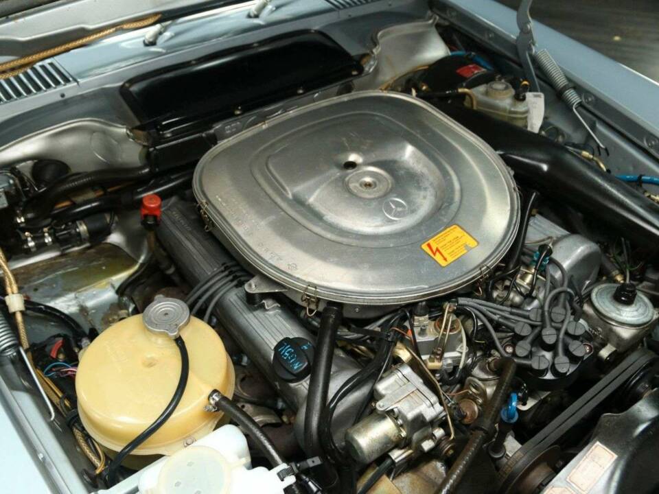 Image 26/30 of Mercedes-Benz 380 SL (1985)