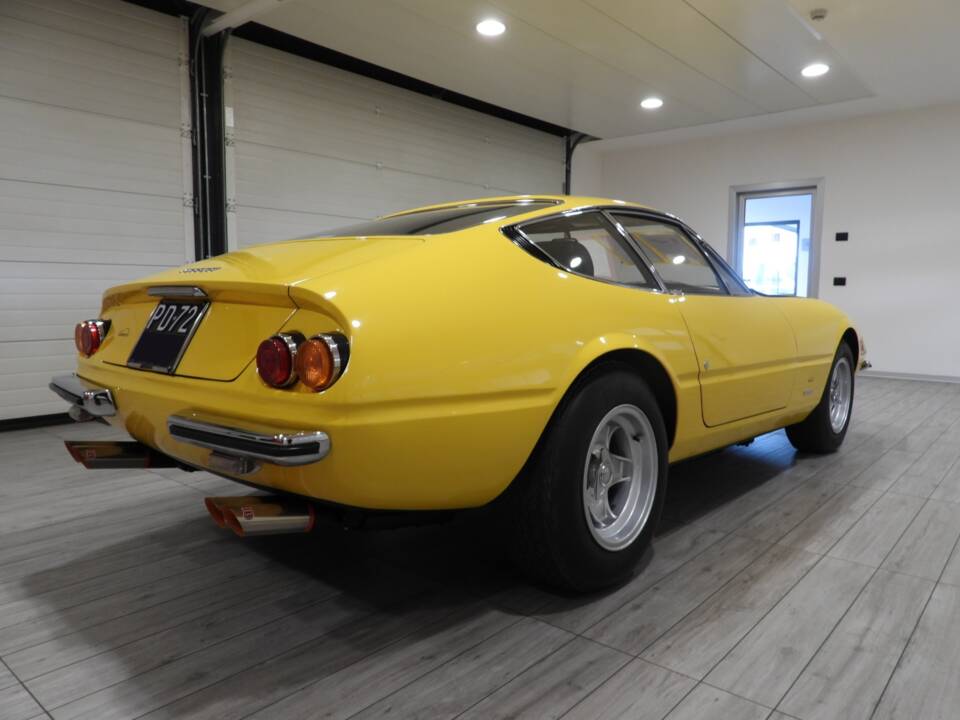 Bild 3/15 von Ferrari 365 GTB&#x2F;4 Daytona (1974)