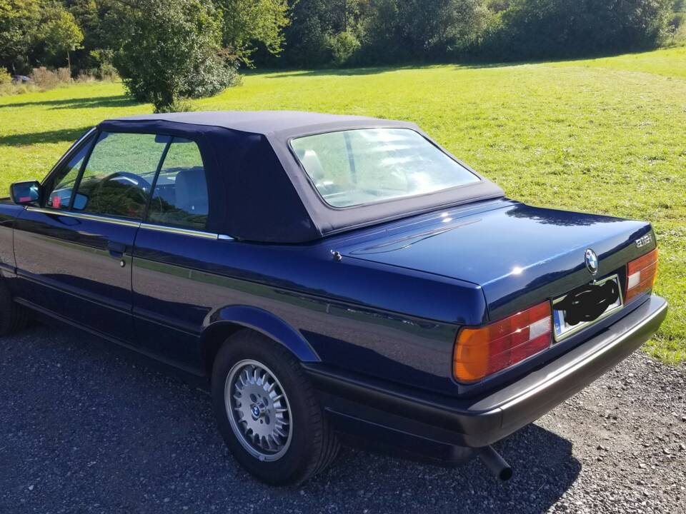 Bild 4/19 von BMW 318i (1992)