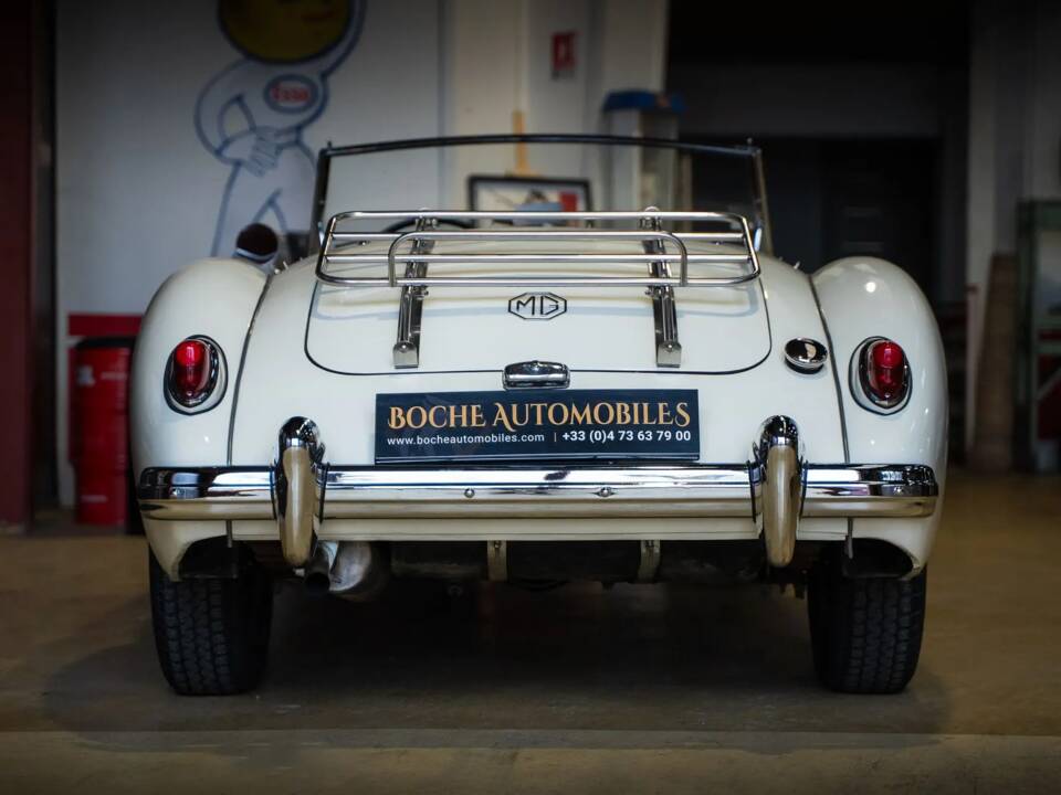 Image 6/17 of MG MGA Twin Cam (1958)