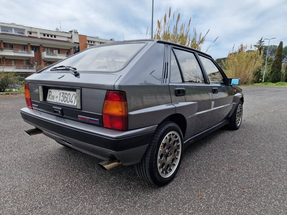 Image 9/37 of Lancia Delta HF Integrale 16V (1990)