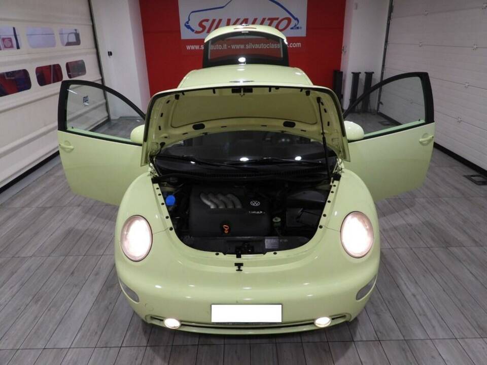 Immagine 13/15 di Volkswagen New Beetle 2.0 (1999)