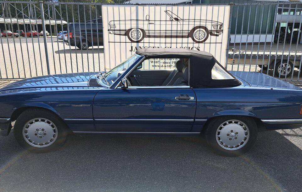 Afbeelding 3/34 van Mercedes-Benz 300 SL (1988)