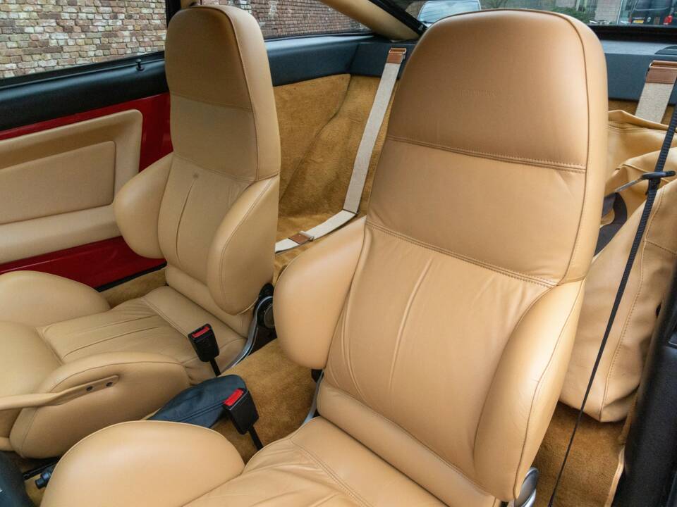 Image 38/50 de Alfa Romeo SZ (1991)