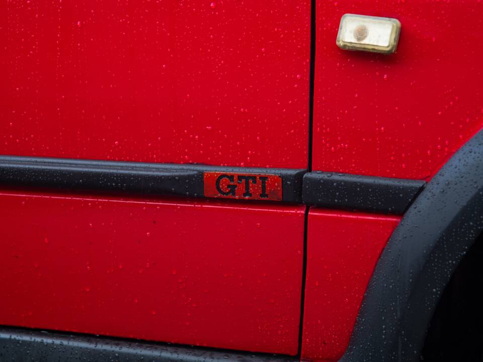 Image 48/50 de Volkswagen Golf III GTI 2.0 (1992)