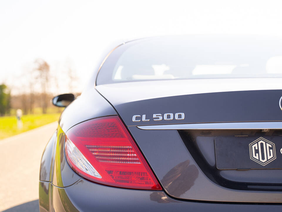 Image 27/67 of Mercedes-Benz CL 500 (2006)