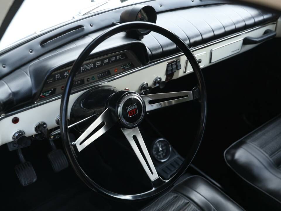 Image 36/50 of Volvo P 123 GT (1969)