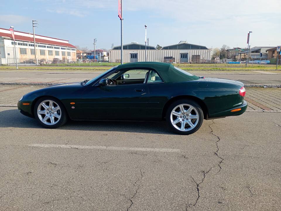 Immagine 7/39 di Jaguar XK8 4.0 (1998)
