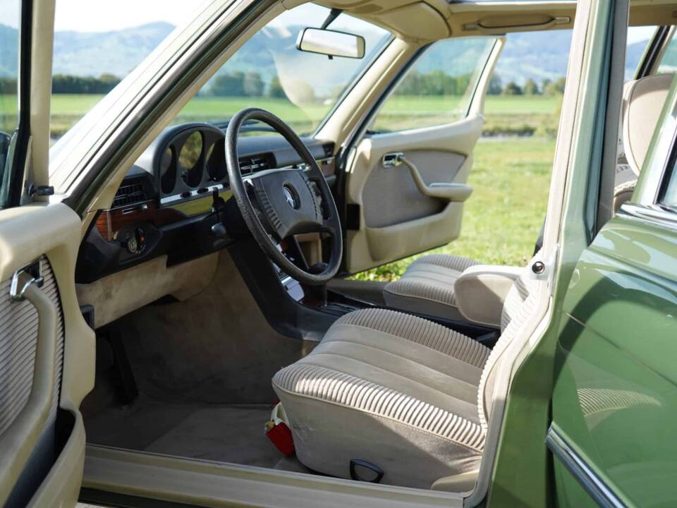 Afbeelding 2/28 van Mercedes-Benz 450 SEL (1979)