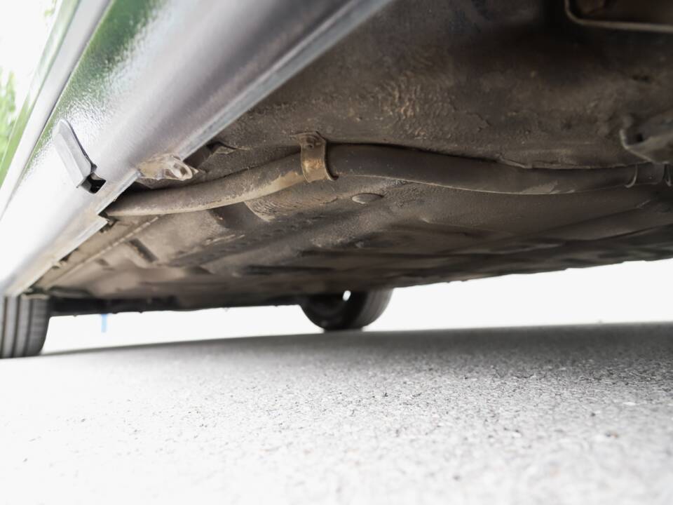 Image 99/108 de Porsche 911 Carrera 3.2 (1989)