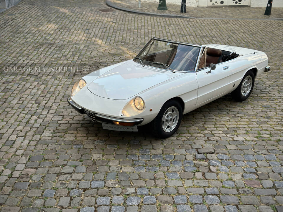 Imagen 3/98 de Alfa Romeo 2000 Spider Veloce (1981)