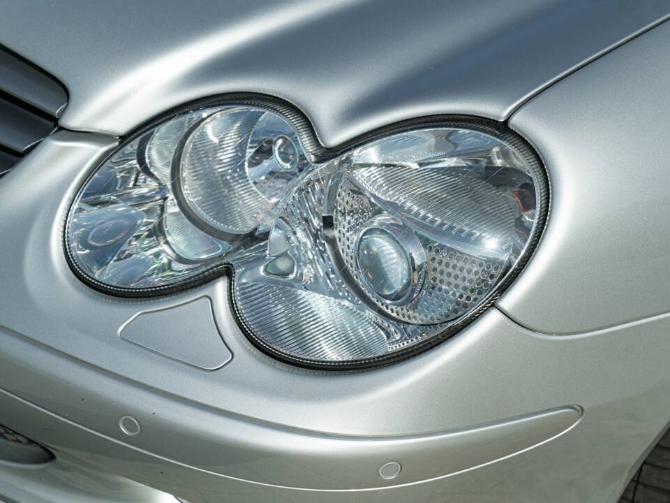 Image 36/50 of Mercedes-Benz SL 350 (2005)