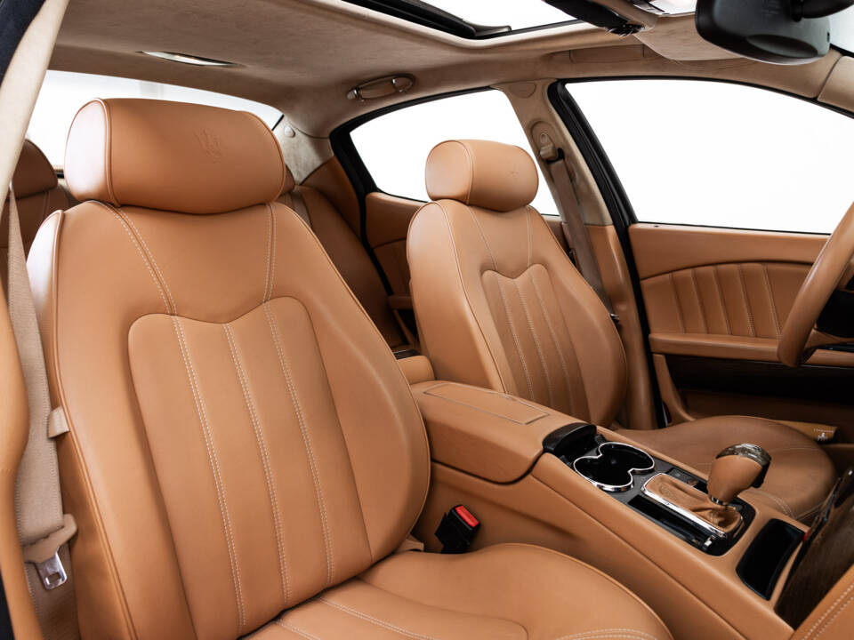 Image 21/39 de Maserati Quattroporte S 4.7 (2009)