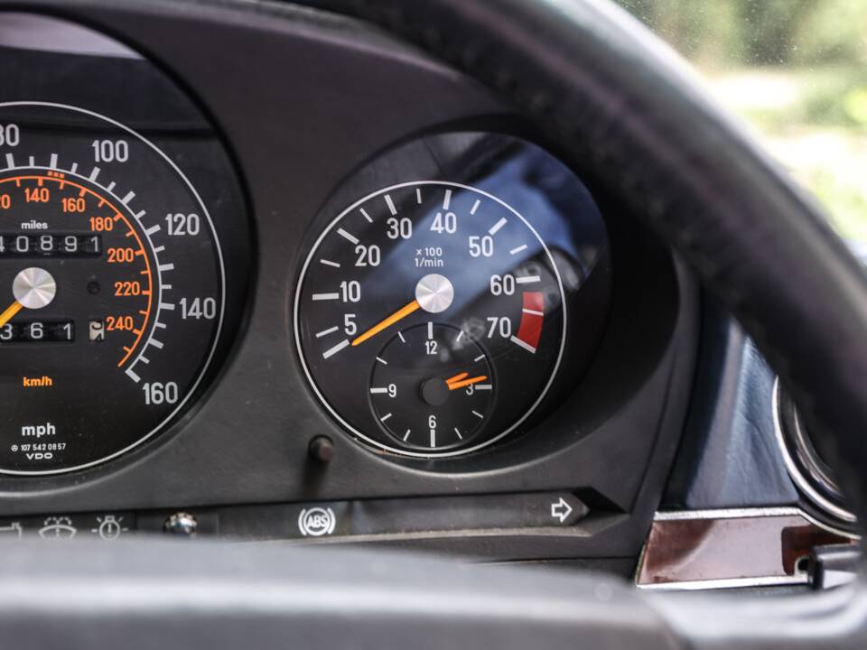 Image 37/43 of Mercedes-Benz 300 SL (1989)
