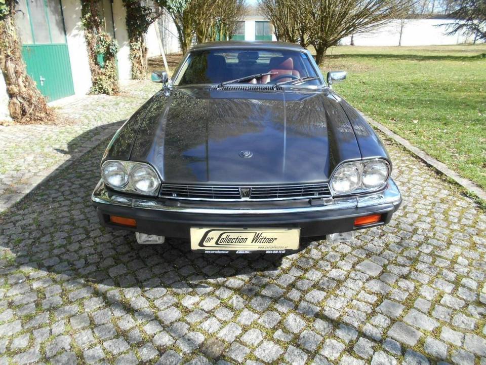 Image 9/20 of Jaguar XJ-S V12 (1988)