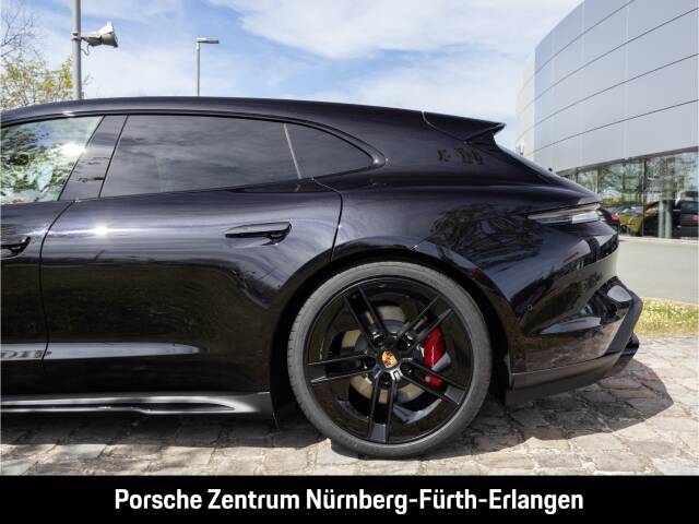 Image 13/36 of Porsche Taycan 4S Sport Turismo (2026)
