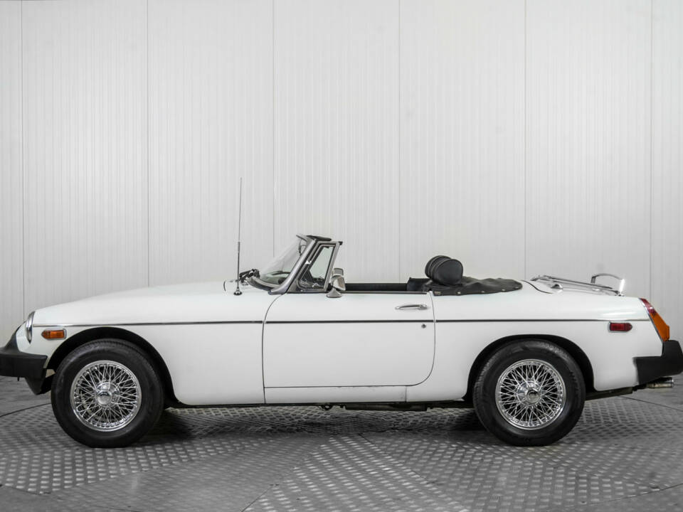 Image 9/50 de MG MGB (1977)