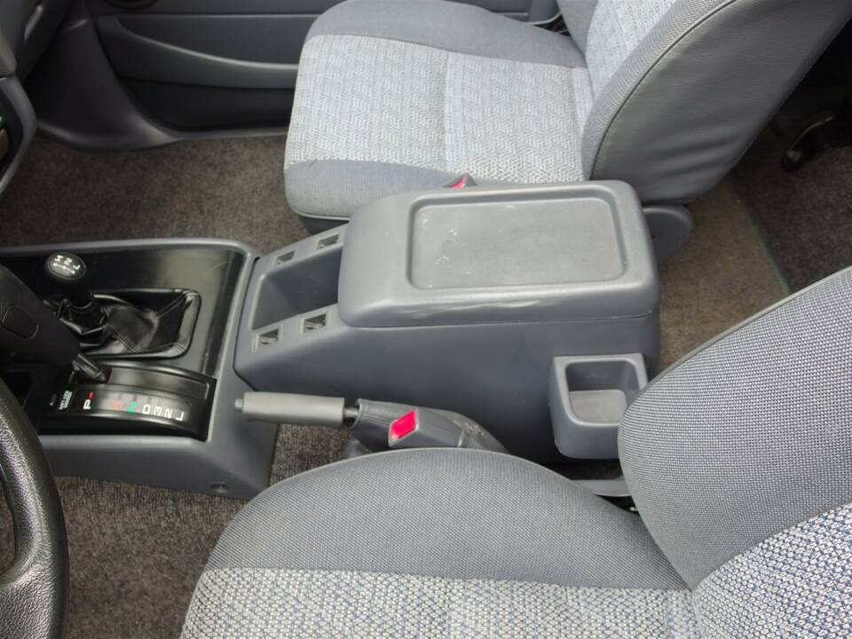 Bild 46/97 von Toyota Land Cruiser FJ80 (1992)