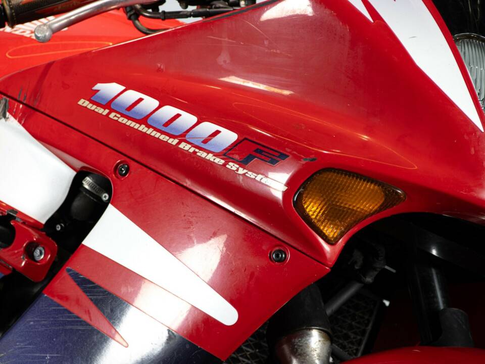 Bild 11/49 von Honda CBR 1000 RR Fireblade (1995)