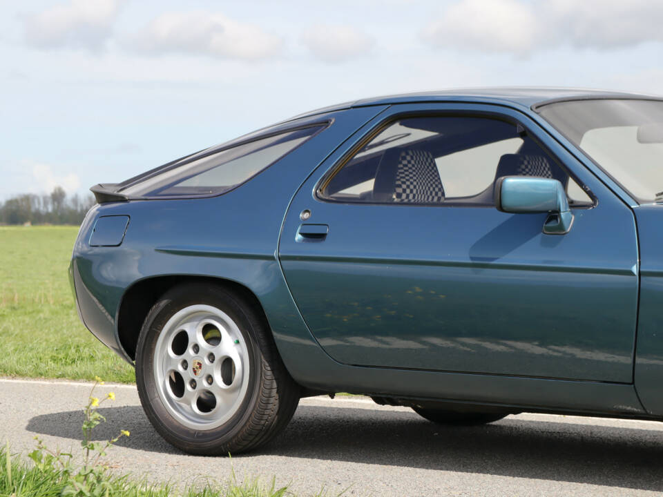 Bild 42/48 von Porsche 928 (1978)