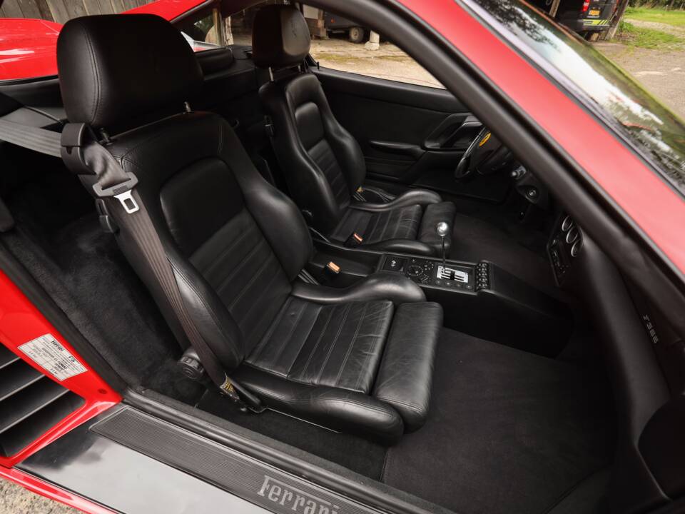 Image 18/93 of Ferrari F 355 Berlinetta (1997)