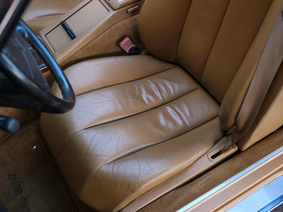 Image 49/50 of Mercedes-Benz 500 SL (1990)