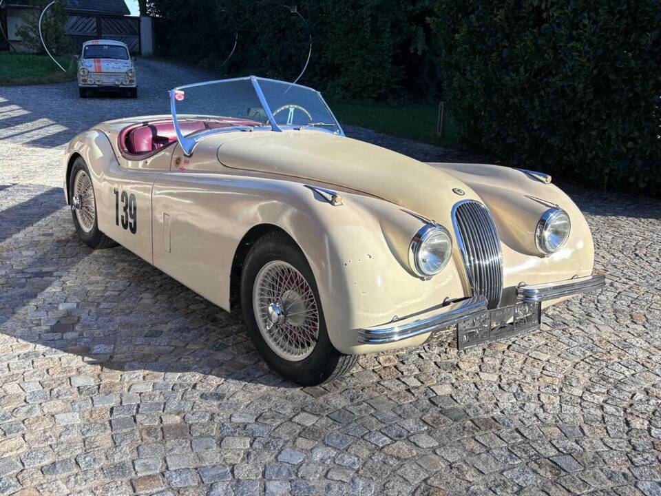 Image 1/8 of Jaguar XK 120 OTS (1952)