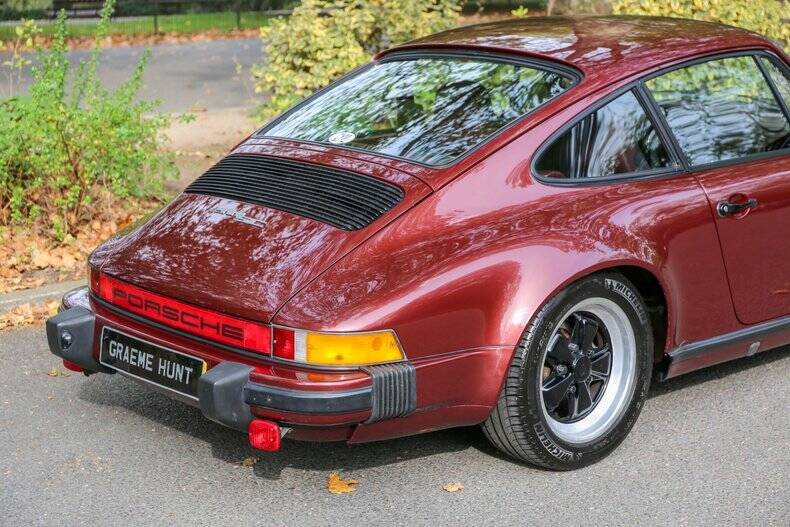 Image 46/50 de Porsche 911 SC 3.0 (1982)