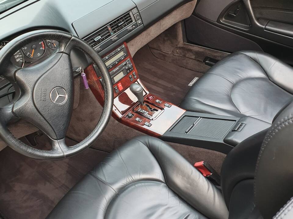 Image 8/11 of Mercedes-Benz SL 320 (2000)