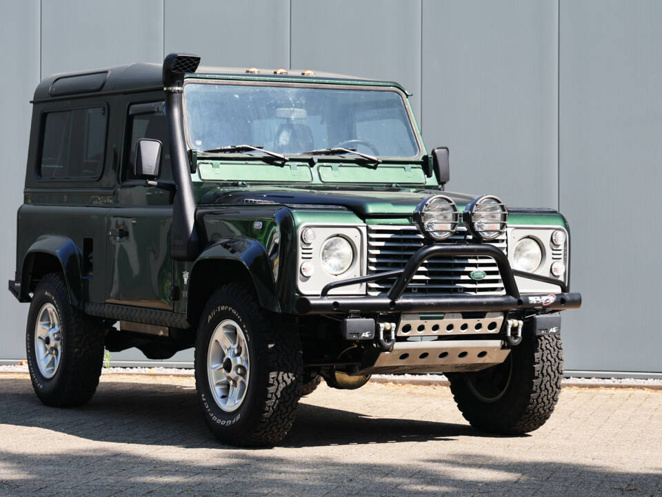 Afbeelding 11/38 van Land Rover 90 (1989)