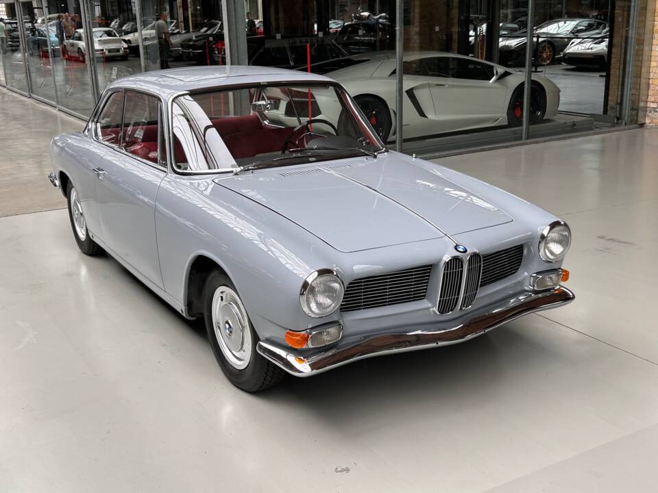 Image 7/34 of BMW 3200 CS (1965)